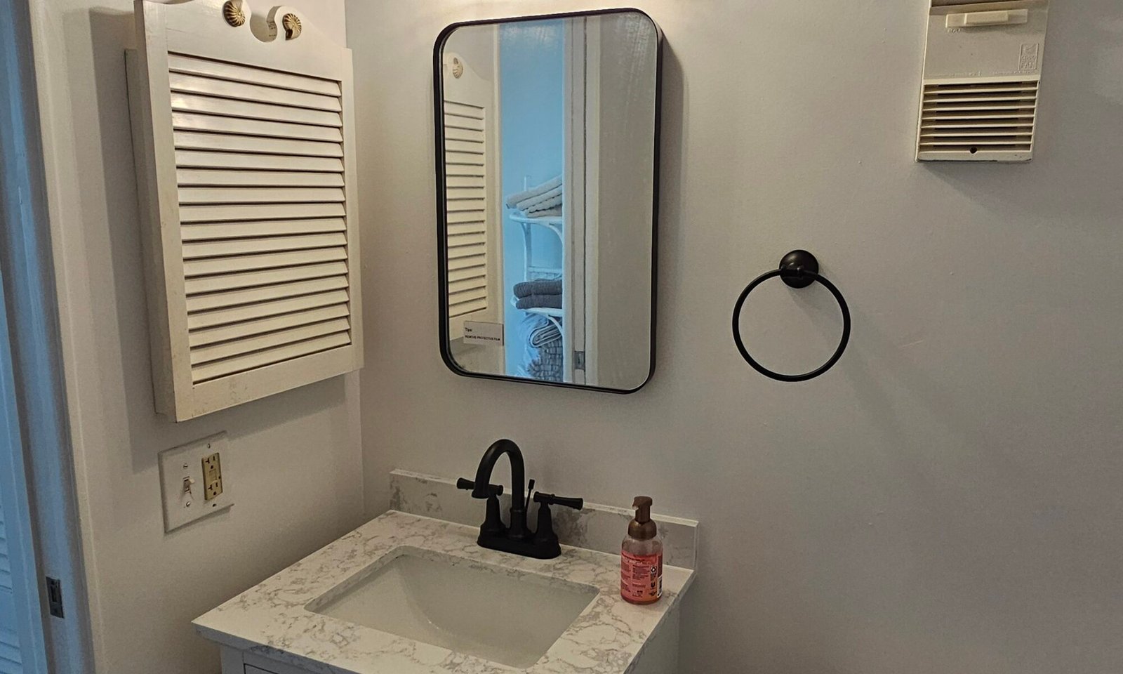 Custom bathroom tile work and shower renovation in Port Orange by Florida's Handyman.